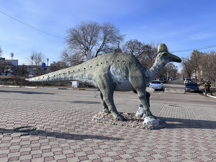 Благовещенск - Амурозавр на набережной
